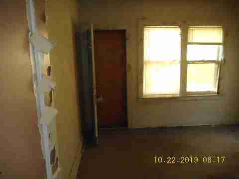 2675 Glendale (36)_m.jpg